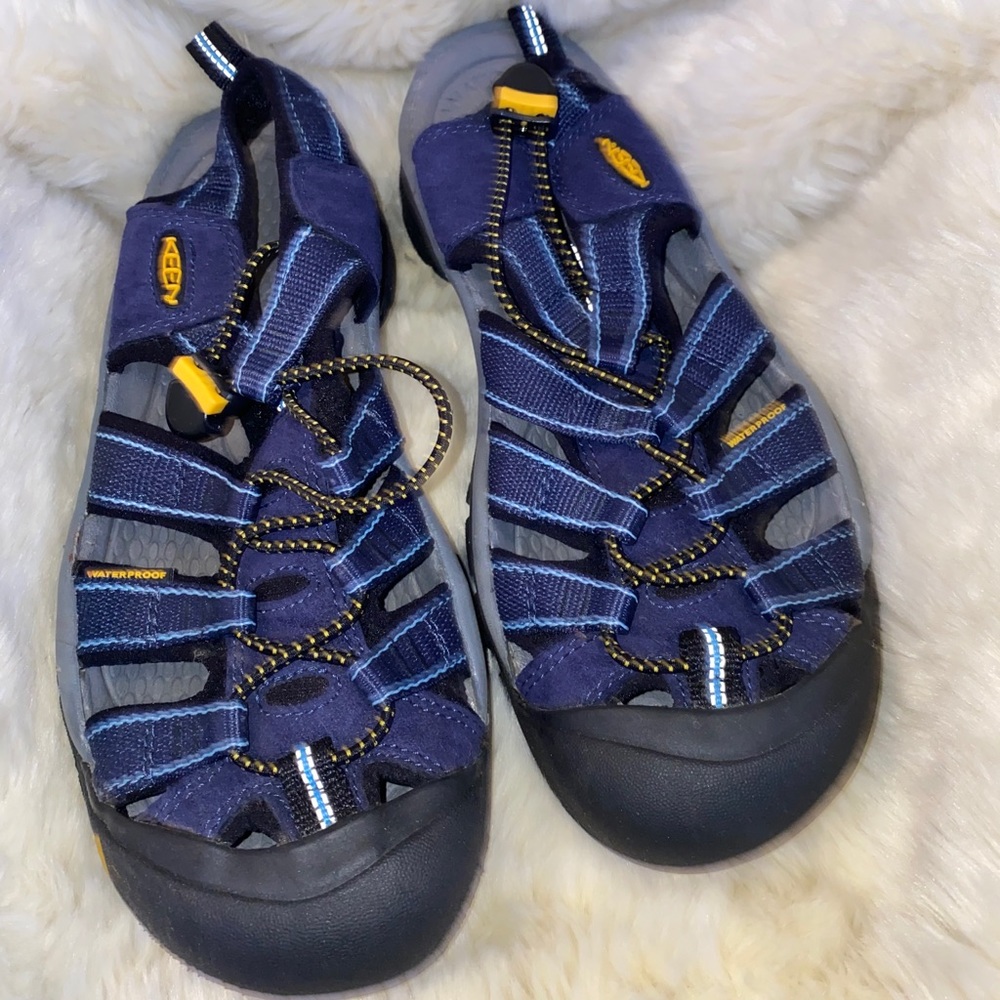 Keen Shoes LIKE NEW!